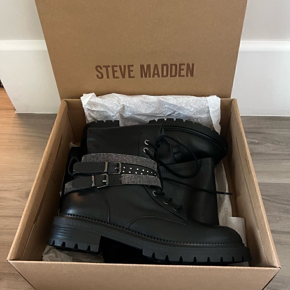 New in Box Steve Madden Over the knee Bronte boot with crystal buckles size 11 - Picture 3 of 15